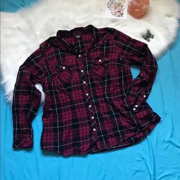 SOLD Torrid red camp shirt - Picture 2 of 6